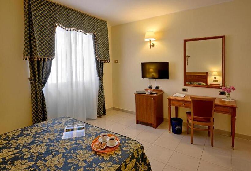 Отель Centro Di Spiritualita Padre Pio