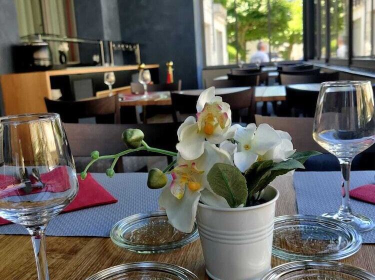 호텔 Logis Hôtel Restaurant De France