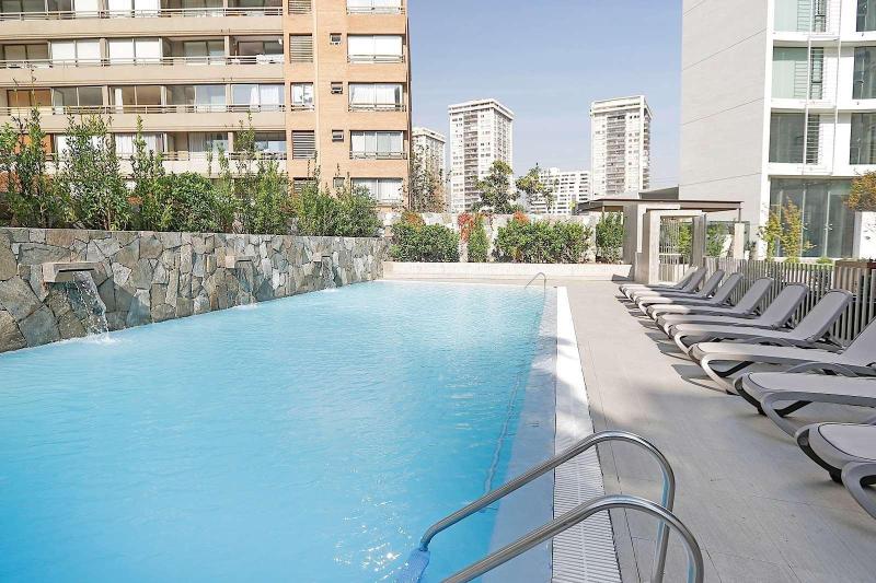 Отель Doubletree By Hilton Santiago Kennedy