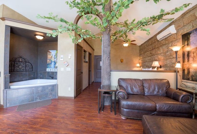 فندق Eureka Springs Treehouses, Hobbit Caves & Castles
