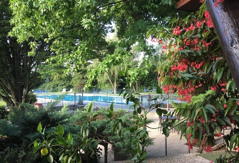 בית מלון כפרי Golf