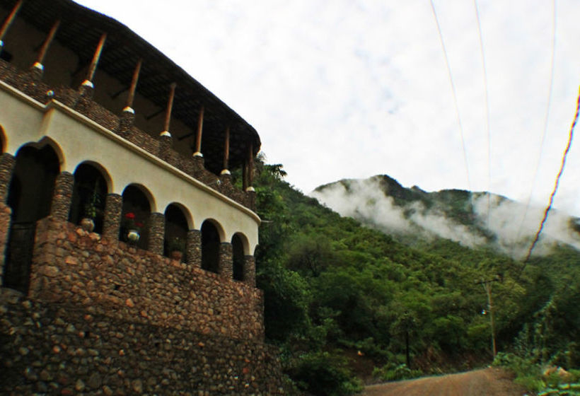 فندق Hacienda Del Río Batopilas