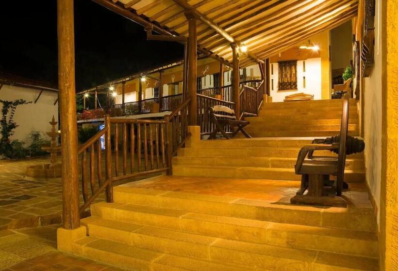 فندق Hicasua Y Centro De Convenciones