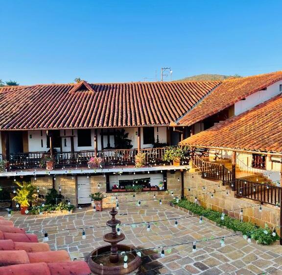 فندق Hicasua Y Centro De Convenciones