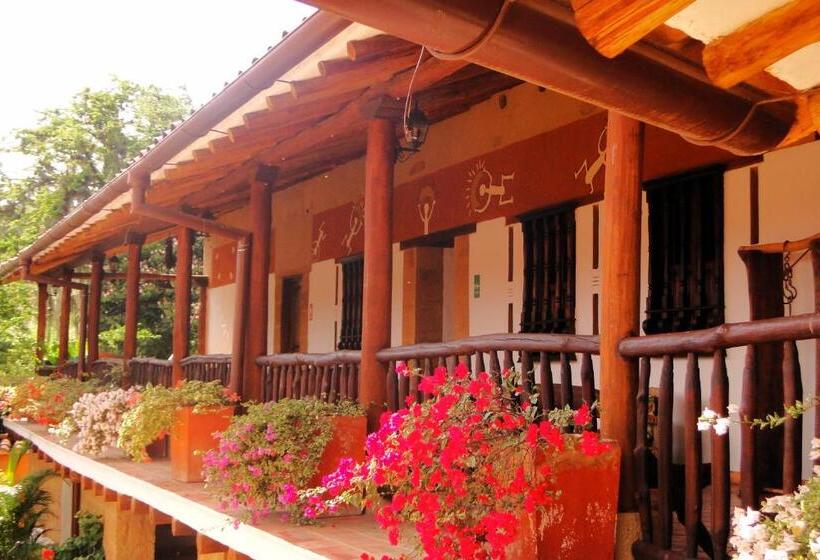 هتل Hicasua Y Centro De Convenciones