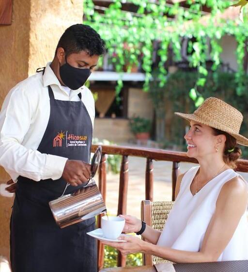 فندق Hicasua Y Centro De Convenciones