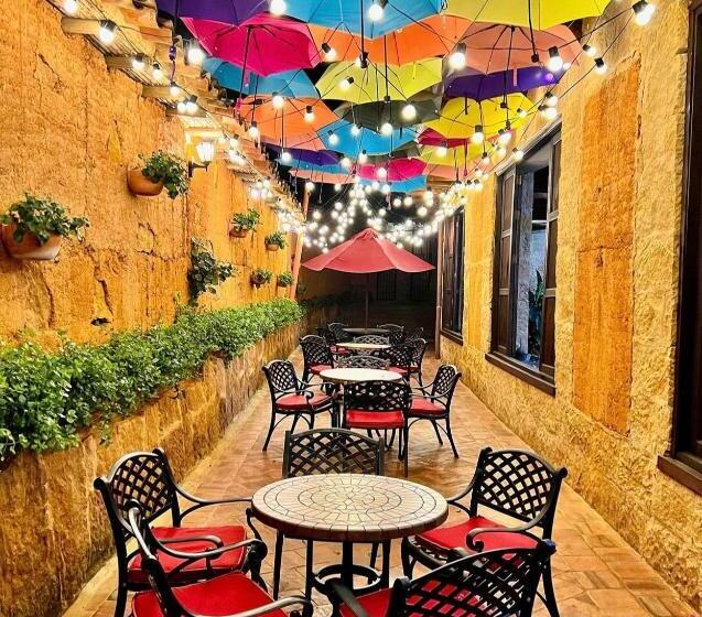 فندق Hicasua Y Centro De Convenciones