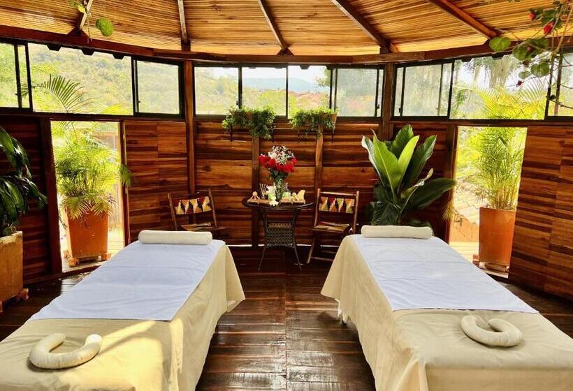 فندق Hicasua Y Centro De Convenciones