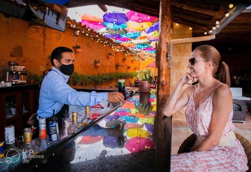 فندق Hicasua Y Centro De Convenciones