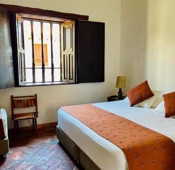 هتل Hicasua Y Centro De Convenciones