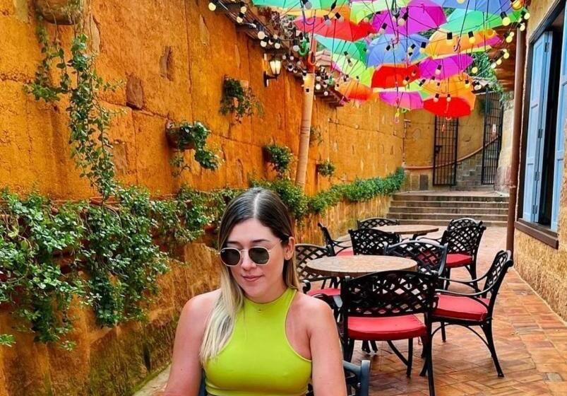 فندق Hicasua Y Centro De Convenciones