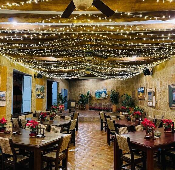 هتل Hicasua Y Centro De Convenciones