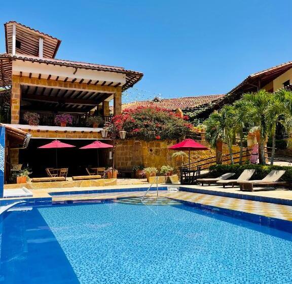 هتل Hicasua Y Centro De Convenciones