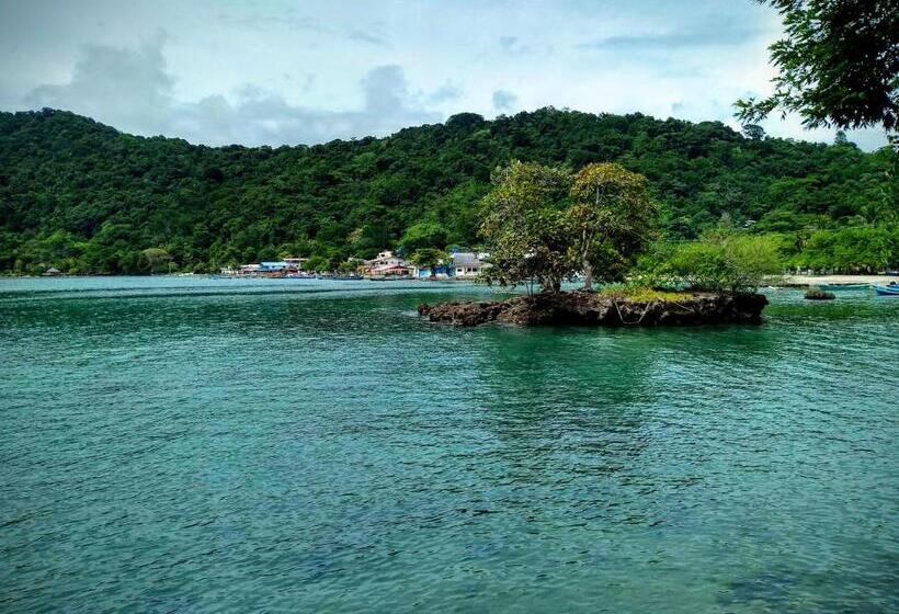 فندق Hostal Capurgana