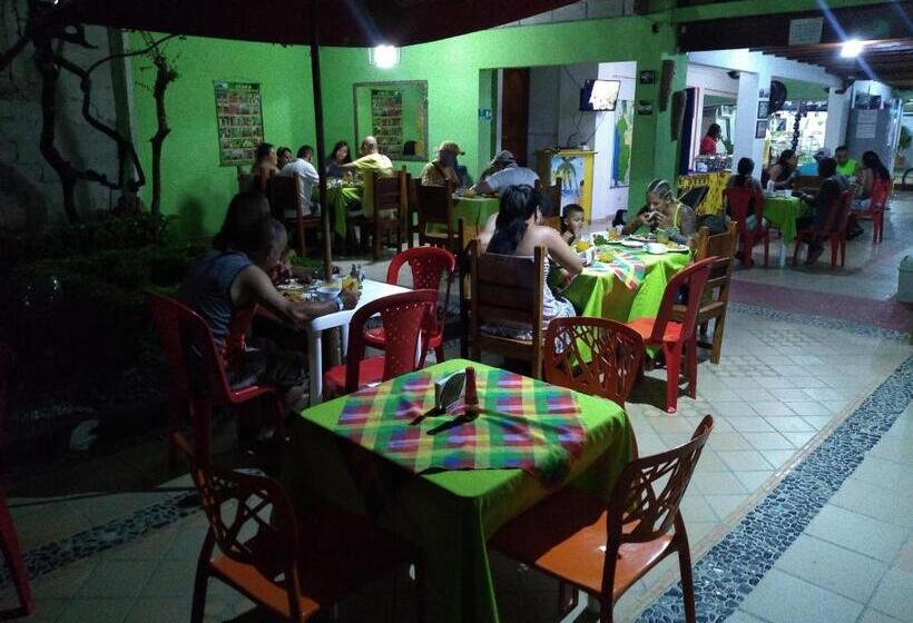 هتل Hostal Capurgana