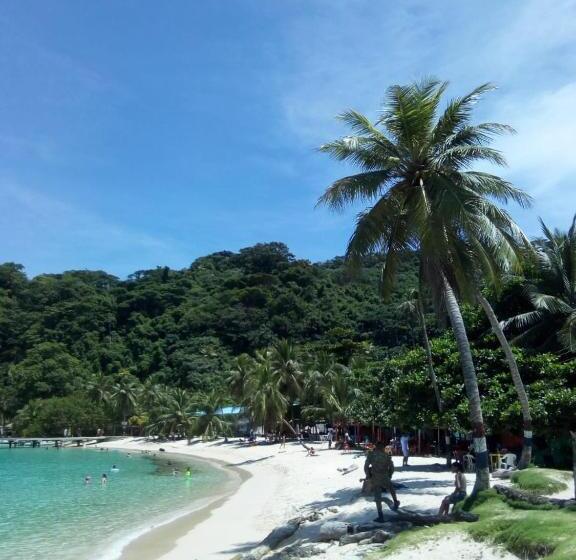 فندق Hostal Capurgana