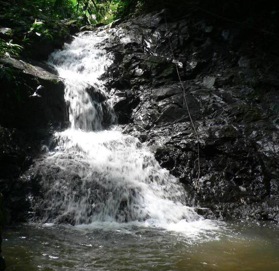 هتل Hostal Capurgana