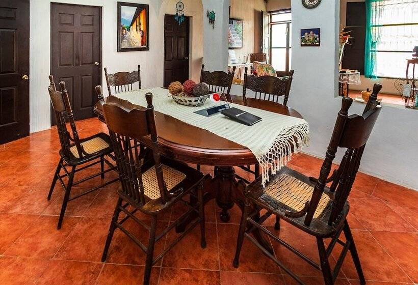 فندق Hostal El Patio