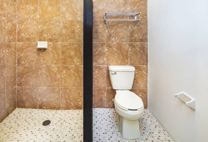 فندق Hostal El Patio