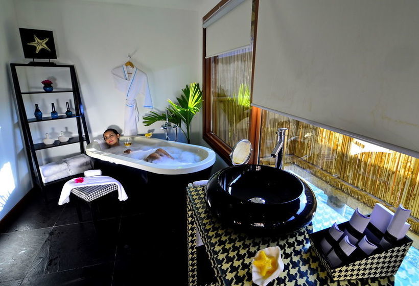 هتل Huma Island Resort & Spa