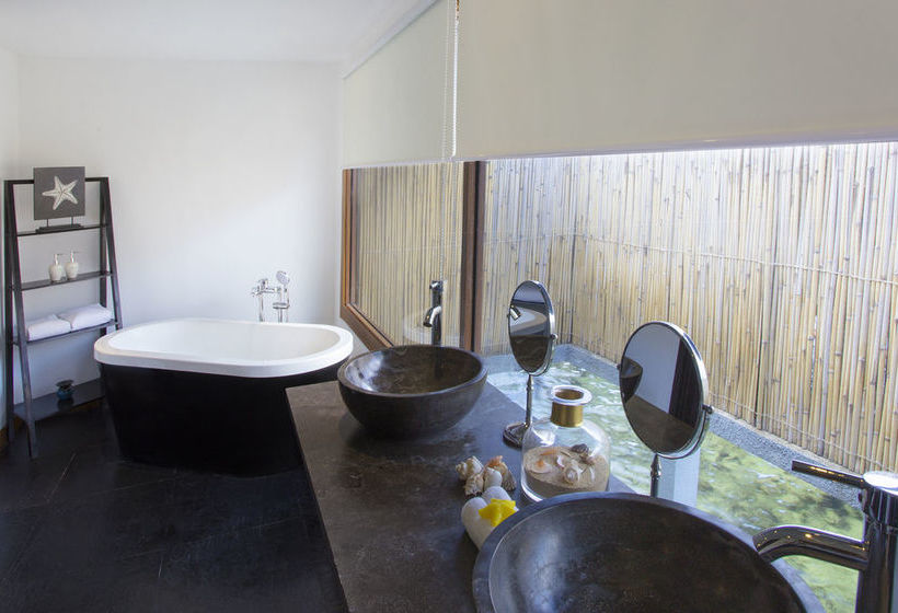 هتل Huma Island Resort & Spa