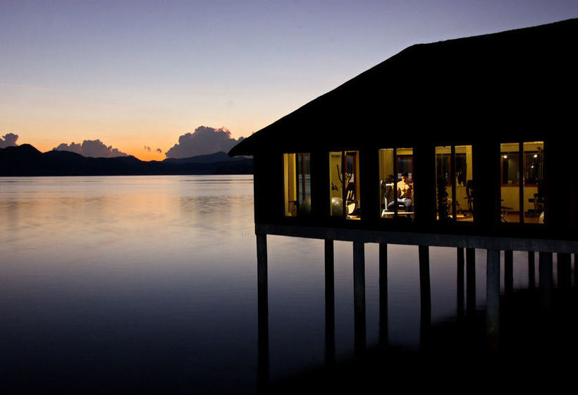 هتل Huma Island Resort & Spa