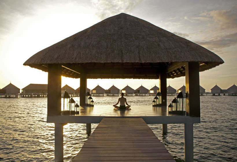 هتل Huma Island Resort & Spa