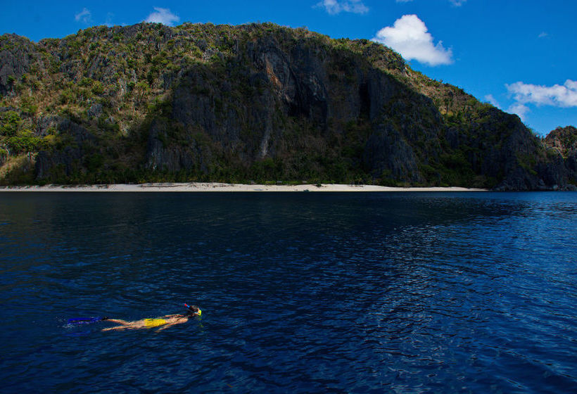 هتل Huma Island Resort & Spa