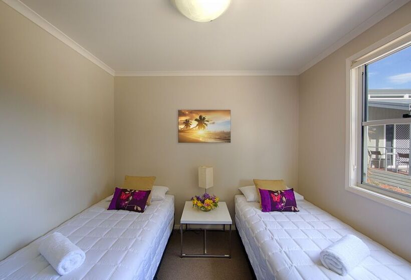 בית מלון כפרי Ingenia Holidays Middle Rock