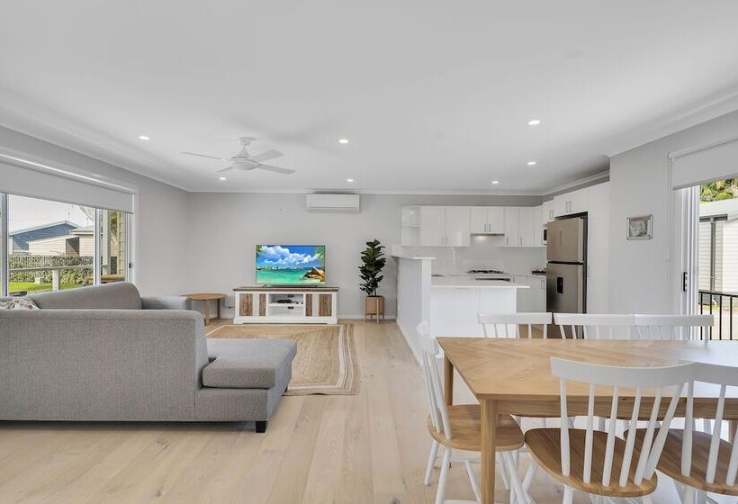 בית מלון כפרי Ingenia Holidays Middle Rock