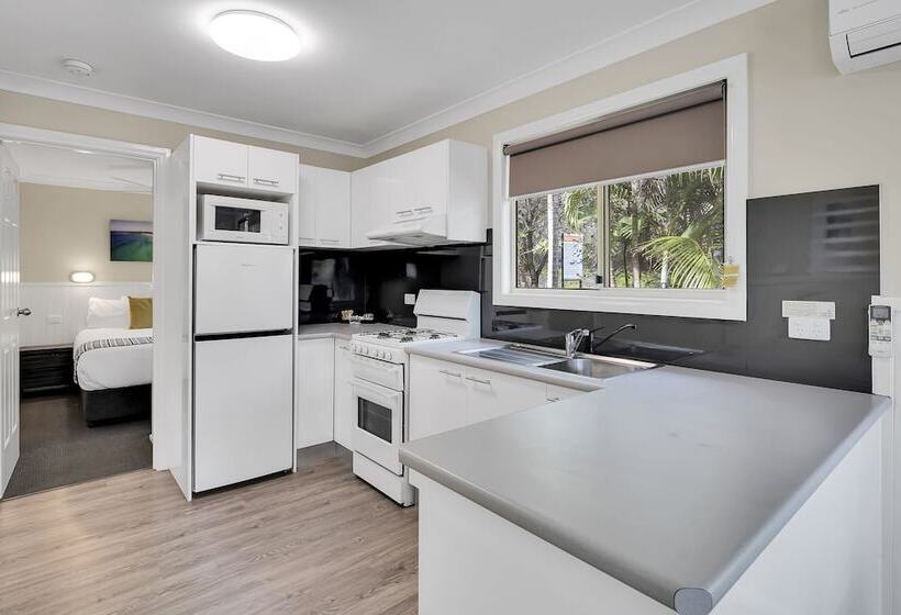 בית מלון כפרי Ingenia Holidays One Mile Beach