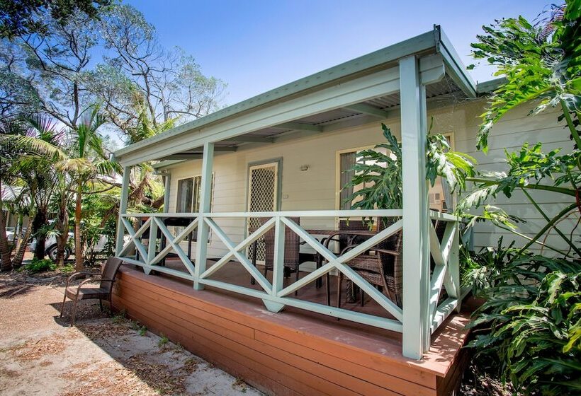 בית מלון כפרי Ingenia Holidays One Mile Beach