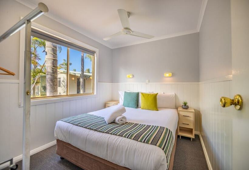 בית מלון כפרי Ingenia Holidays One Mile Beach