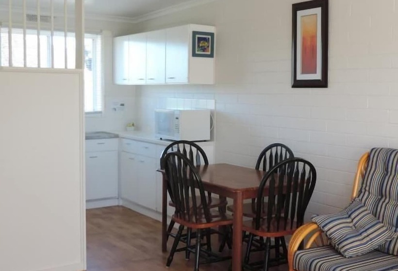 בית מלון כפרי Kangerong Holiday Park