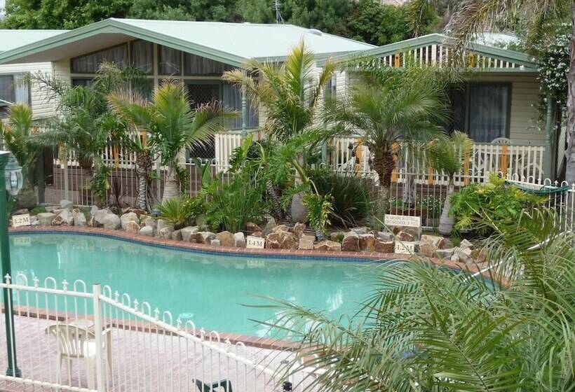 בית מלון כפרי Kangerong Holiday Park