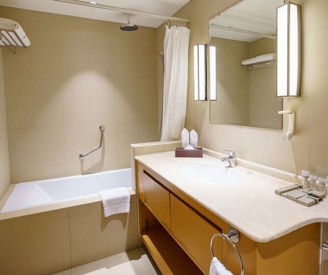 هتل Levatio Suites Muscat, A Member Of Radisson Individuals