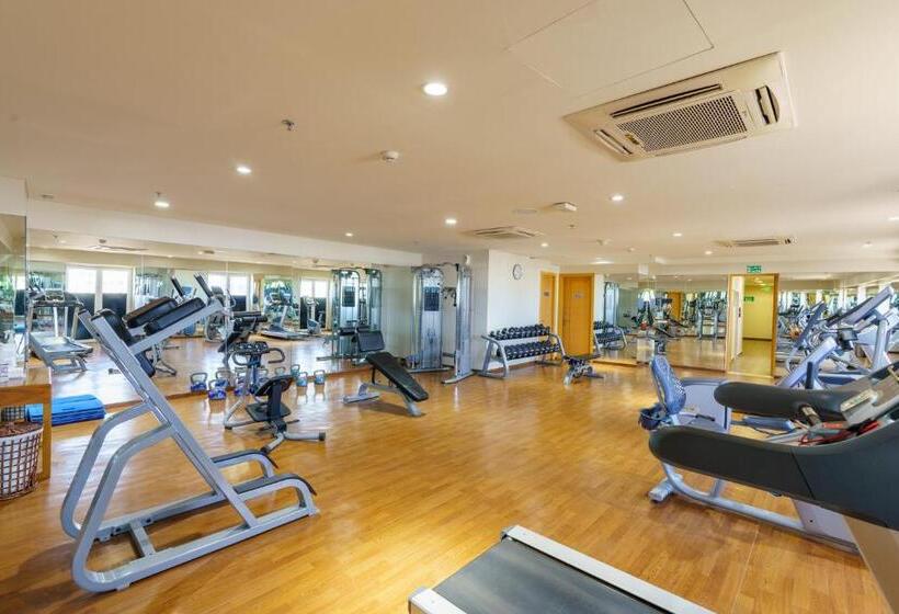 هتل Levatio Suites Muscat, A Member Of Radisson Individuals