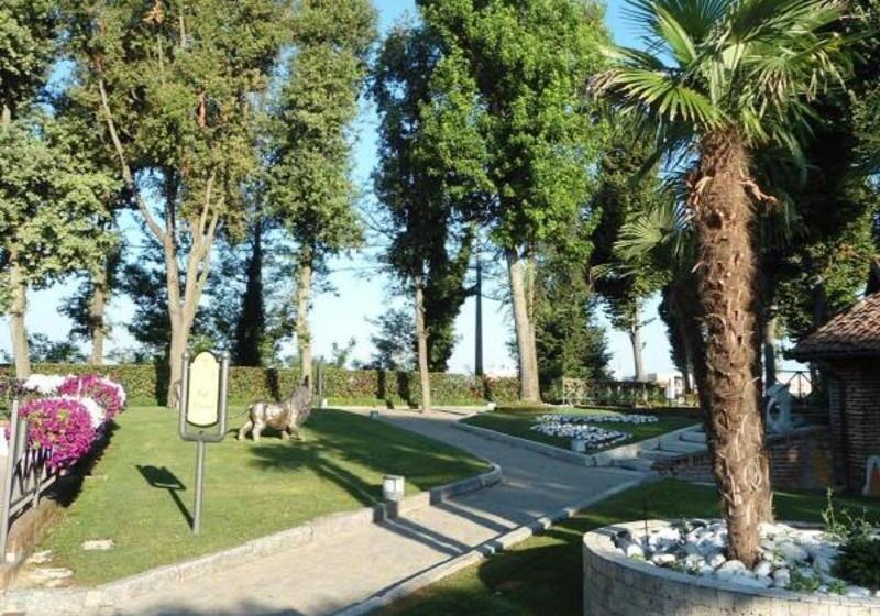 בית מלון כפרי Novarello Resort & Spa