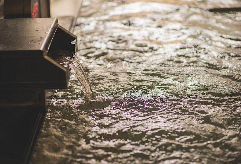 ホテル Ofuro Cafe Utatane