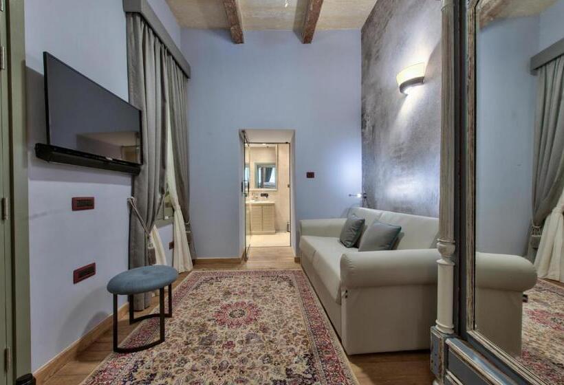 هتل Palazzo Consiglia Ik Collection