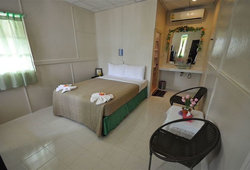 호텔 Phi Phi Beach Front Resort