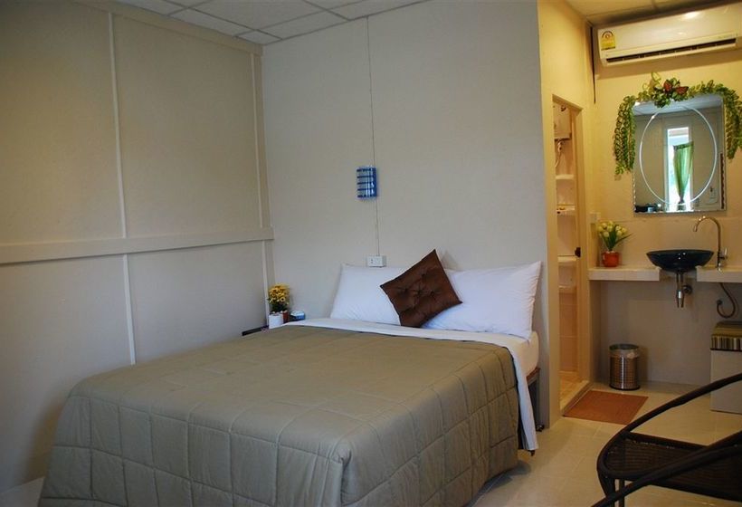 호텔 Phi Phi Beach Front Resort