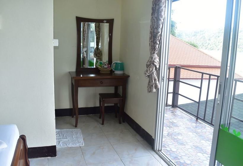 호텔 Phi Phi Beach Front Resort