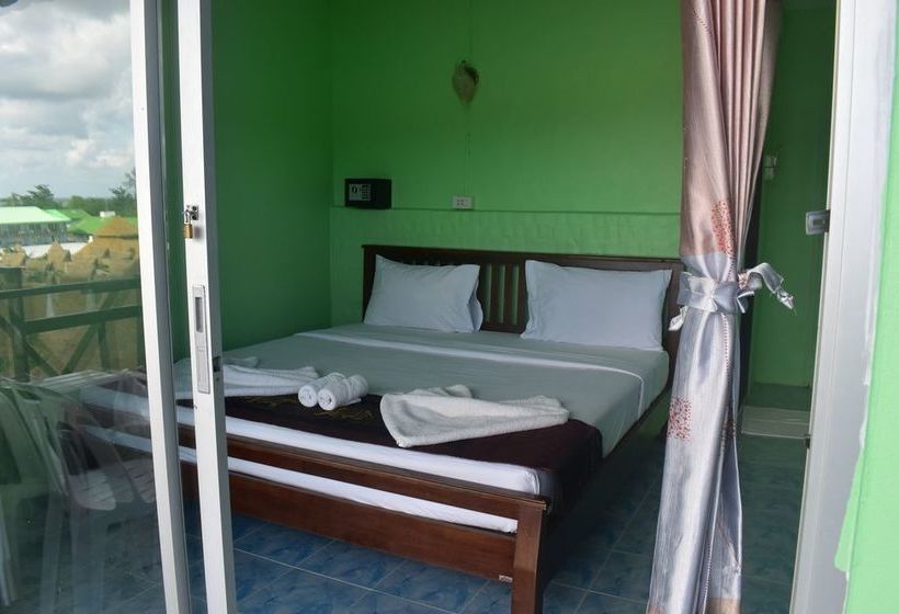 호텔 Phi Phi Beach Front Resort