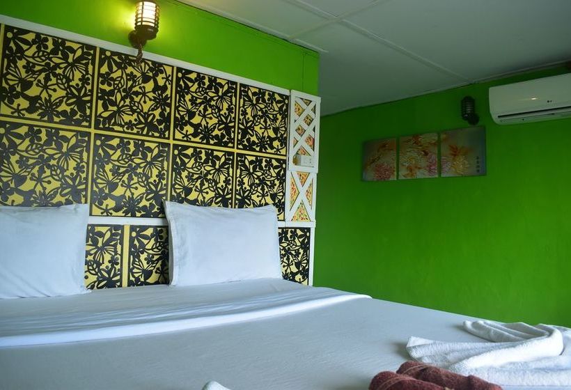 호텔 Phi Phi Beach Front Resort