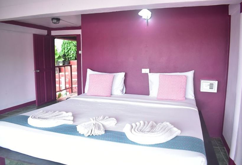 호텔 Phi Phi Beach Front Resort