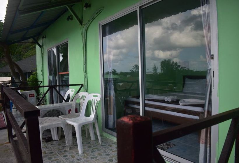 호텔 Phi Phi Beach Front Resort