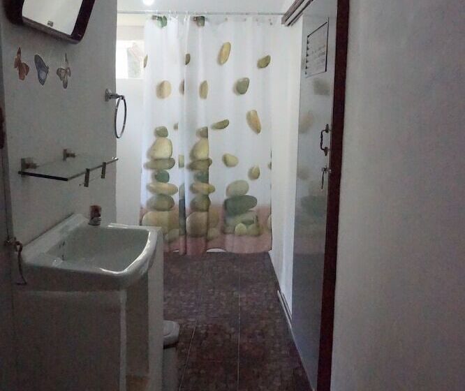 Отель Pine Bungalow