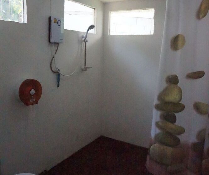 Отель Pine Bungalow