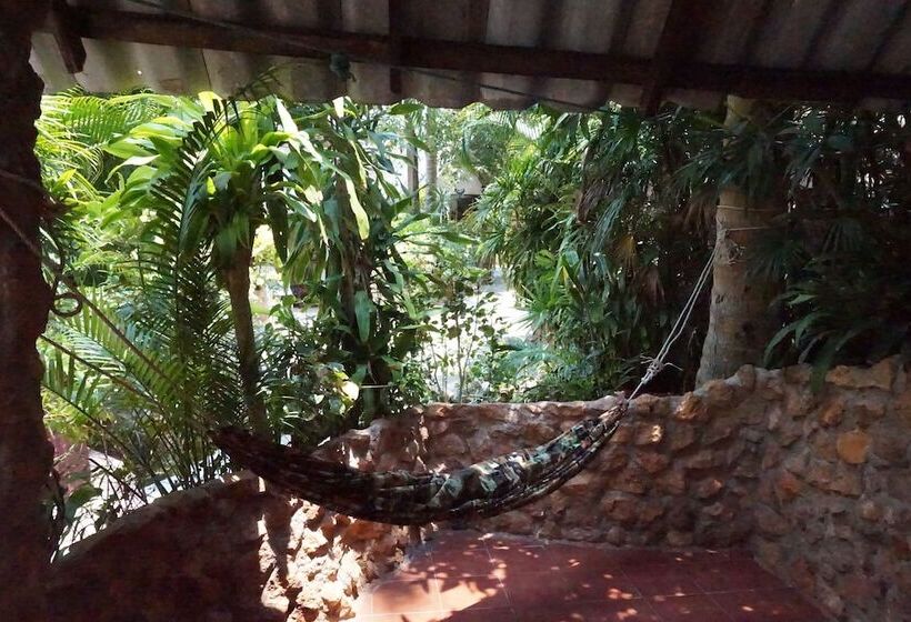 Отель Pine Bungalow